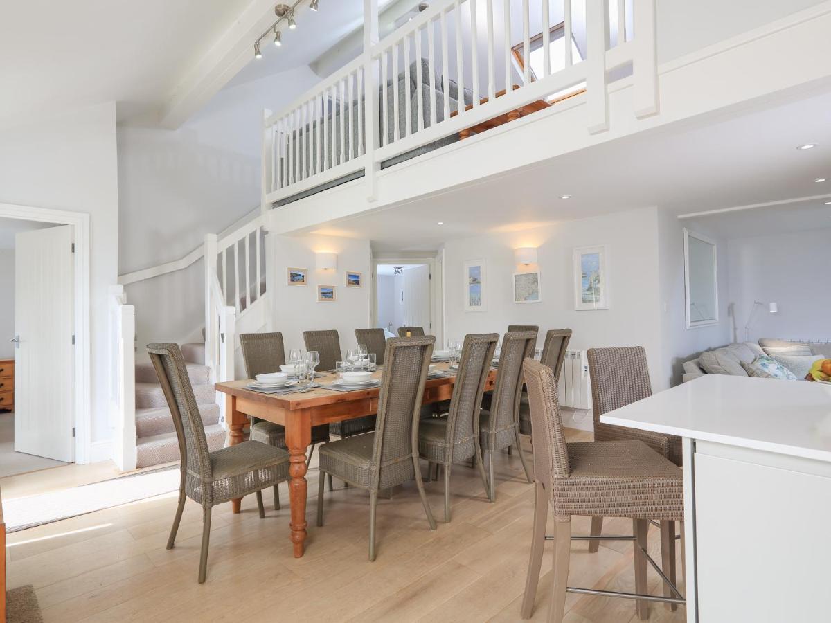 Keepers Lodge, Hillfield Village Дартмут Екстериор снимка